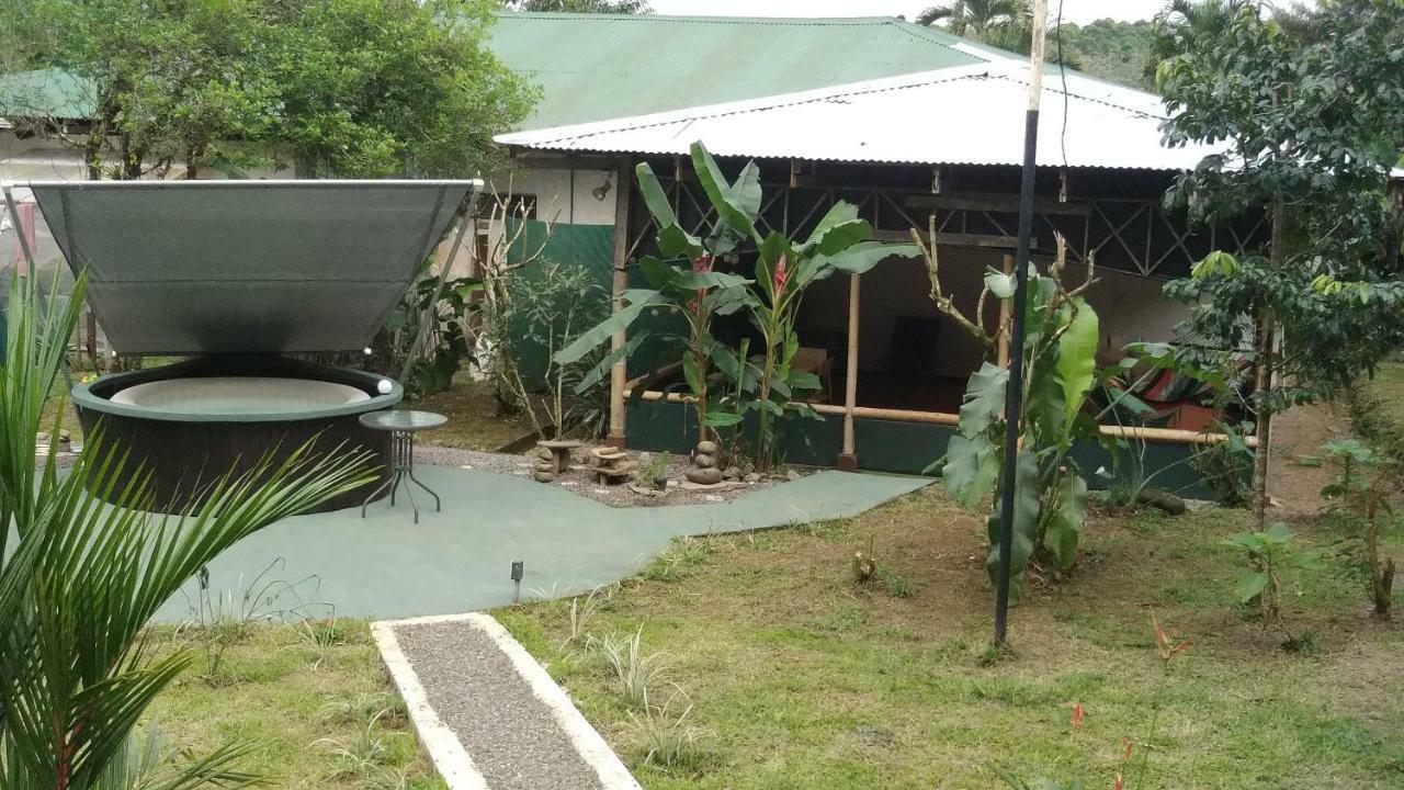 Centro Ananda Bed & Breakfast Guapiles Ngoại thất bức ảnh